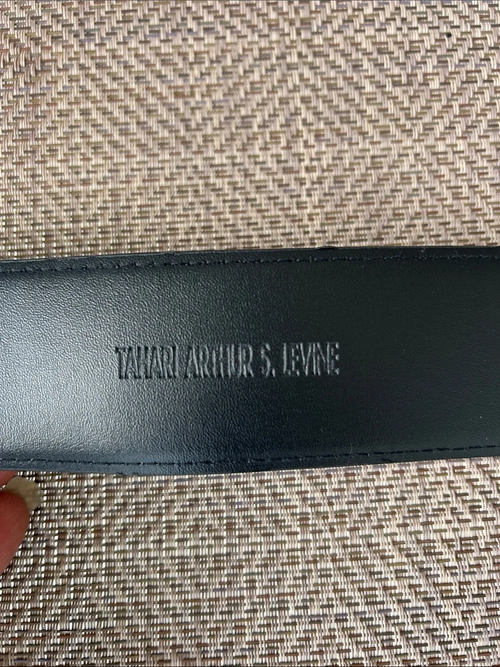 TAHARI Arthur S. Levine Patent Leather Black Wide Belt with Round Buckle. Size M